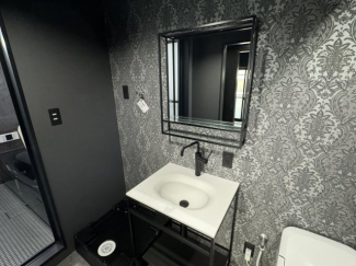 朝の支度にも助かる、独立の洗髪洗面化粧台