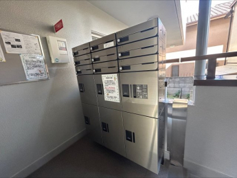 宅配ボックス完備