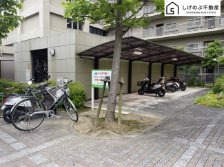 バイク置き場です。
