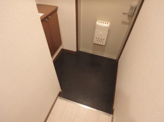 シンプルで使いやすい玄関です