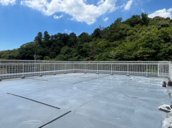 3階のルーフバルコニーです。4方抜けて、素晴らしい景色が見えます。アウトドアリビングとして活用下さい。