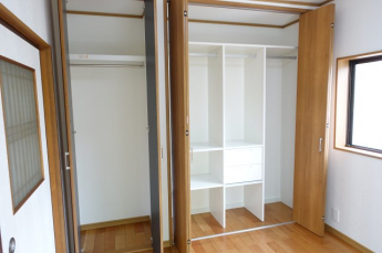 洋室5.2帖のクローク内部