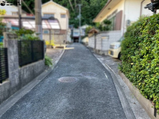 【前面道路含む現地写真】