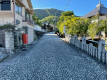 【前面道路含む現地写真】