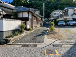 【前面道路含む現地写真】