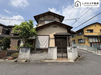 ハッピー六原草津店まで徒歩5分♪
徒歩圏内にスーパーやコンビニエンスストアが充実しているので買い物にとても便利です！