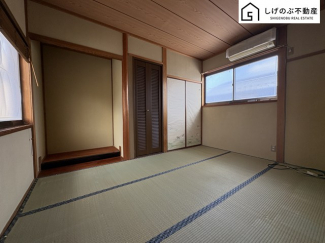 各居室も窓付きで明るい住空間を確保、収納も完備しております。