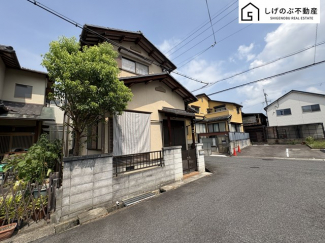 ハッピー六原草津店まで徒歩5分♪
徒歩圏内にスーパーやコンビニエンスストアが充実しているので買い物にとても便利です！