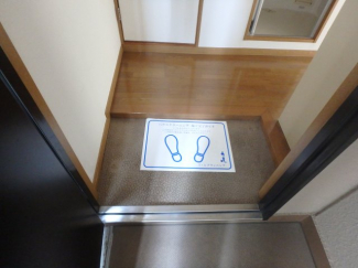 収納もある玄関です