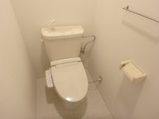 コンパクトで使いやすいトイレです