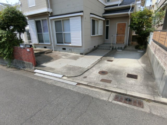 カースペース　２台駐車可能です