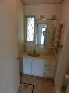 カウンター洗面台です