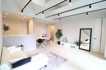 化粧梁を取り入れ空間をデザインすることで、室内の奥行き感と立