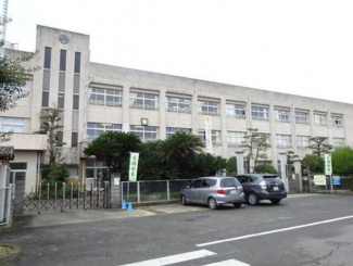 西条市立丹原小学校まで714m