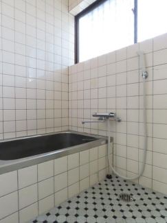 西条市小松町新屋敷の一戸建ての画像