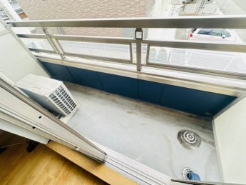 【バルコニー】