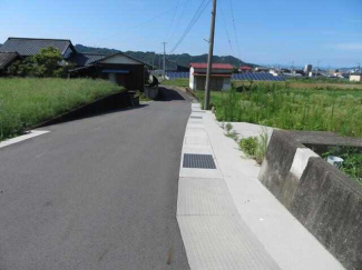 該当地と前面道路
