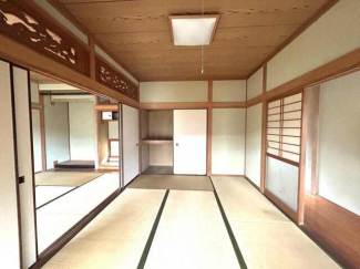和室は二間続きで大人数での行事にも対応可です