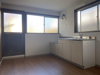 新居浜市中須賀町２丁目の店付住宅の画像