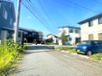 【前面道路含む現地写真】