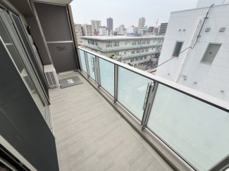 開放的で明るい空間を演出してくれるバルコニーです