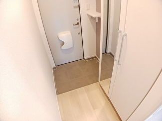 毎日通る玄関はこちらです