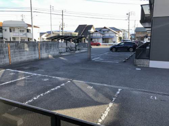 【駐車場】