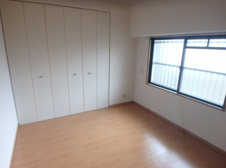 使い勝手のいい寝室です