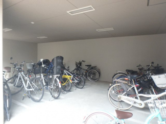 屋内駐輪スペースです