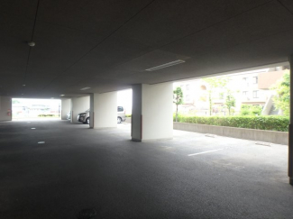 屋内駐車場