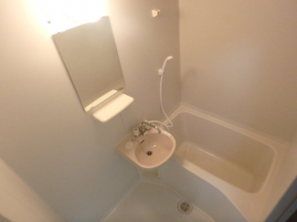 日々の疲れを癒すお風呂付です