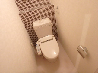 コンパクトで使いやすいトイレです