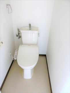 ★温水洗浄便座で快適です