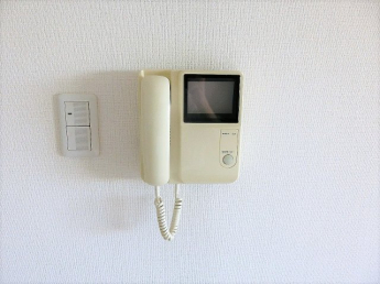 ★モニター付インターホンなので防犯に安心です