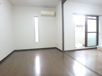 ゆったり過ごせるリビングです