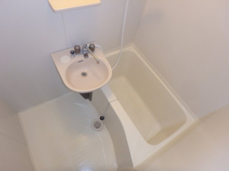 コンパクトで使いやすいお風呂です