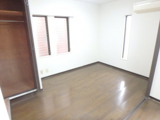 こちらの居間で趣味の時間をお楽しみください