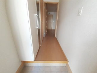 シンプルで使いやすい玄関です