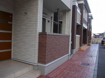 清潔なエントランスです