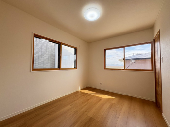 洋室約6.0帖（3階東側）