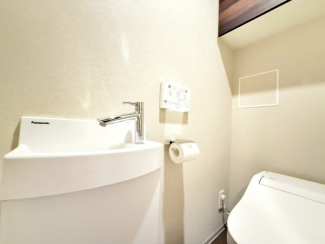 手洗いカウンターが付いております。