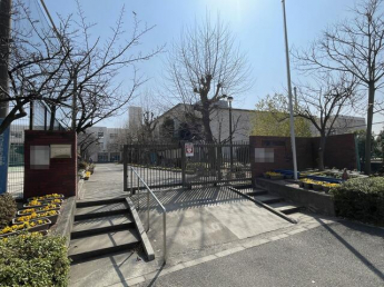 潮見中学校まで1200m