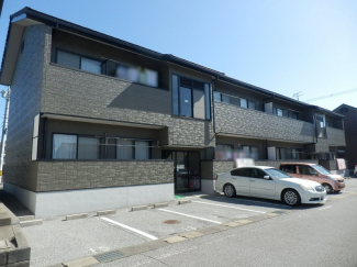 落ち着いた雰囲気の外観です