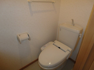 コンパクトで使いやすいトイレです