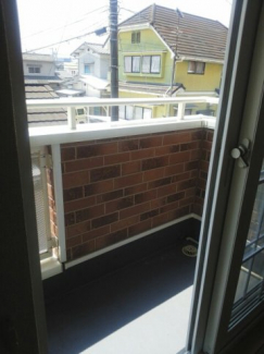 外からの目が気にならないバルコニーで洗濯物が干せます