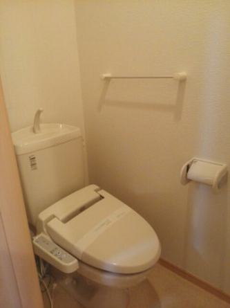 ゆったりとした空間のトイレです