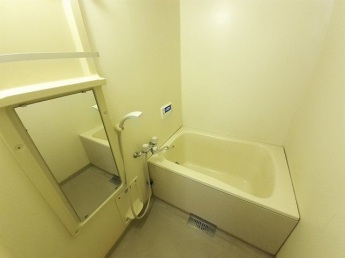 ゆったり過ごせるお風呂です