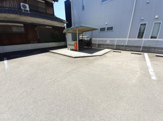 駐車場があるので、車を買う予定の方も安心です