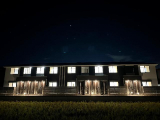 外観写真（夜）