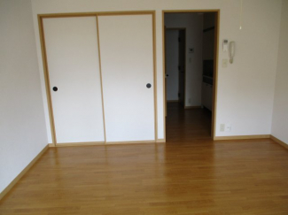 使い勝手のいい洋室です